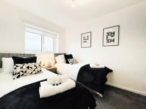 Terraced house with free parking
